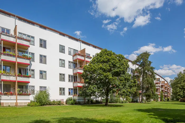 Gepflegte 2Raumwohnung mit großer Küche und Balkon — photo 1